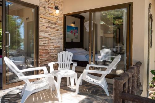 Seetanu Bungalows in Haad Chao Phao