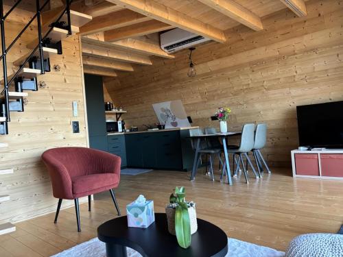 Chalet VercoreA 56 m2 pour 4 personnes au Domaine CollineA SPA Privatif in Bathernay