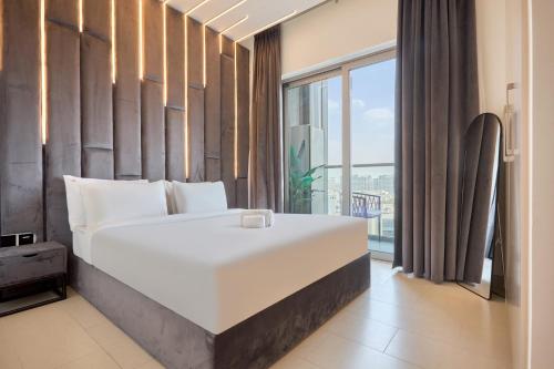 STAY BY LATINEM Luxury 1BR Holiday Home CVR A511 near Downtown, Dubai (foto 5)