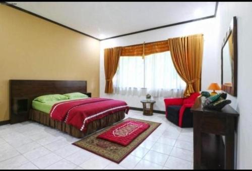 Aquarius Orange Hotel & Villa near Curug Ciherang