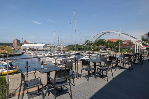 Siesta LOVE Boat in วึสปา โซลนา