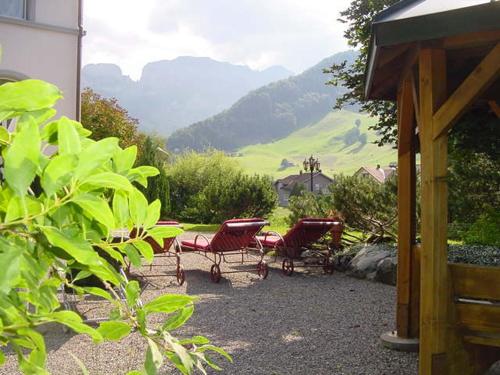 Dārzs, Hotel Restaurant Belvedere in Schwende