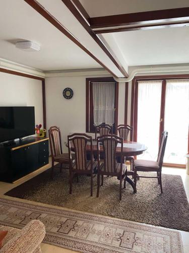Pine Haven - Cozy 2 Bedroom apartment - Nature View 15m2 Balcony, Zlatibor (foto 2)