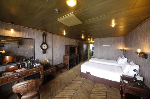 View, Vintage Luxury Yacht Hotel in East Central Yangon