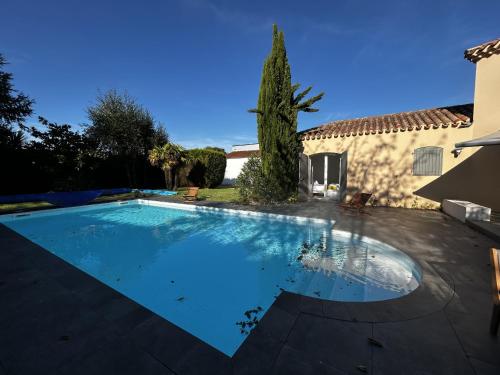 282 - au petit baigneur in 沙朗