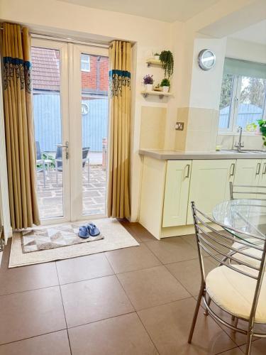 Cozinha, The RS Inn - Cozy Homestay Premium Private Rooms Near Birmingham International Train Station, Airpor in Birmingham