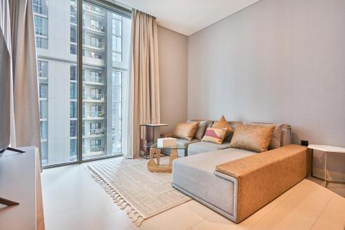STAY BY LATINEM Luxury 1BR Holiday Home CVR B 602 near Downtown, Dubai (Foto 4)