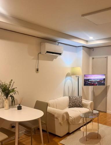 강남 신사 가로수길 코앞 대로변 안심귀가 New & Cozy Stay #1min to Sinsa Garosu-gil # Gangnam Quiet City View, Seoul (photo 7)
