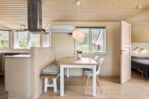 West-Coast Holiday House by the North Sea in Sonder Nissum