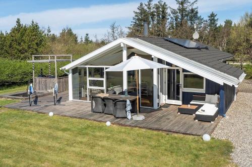 West-Coast Holiday House by the North Sea in Sonder Nissum