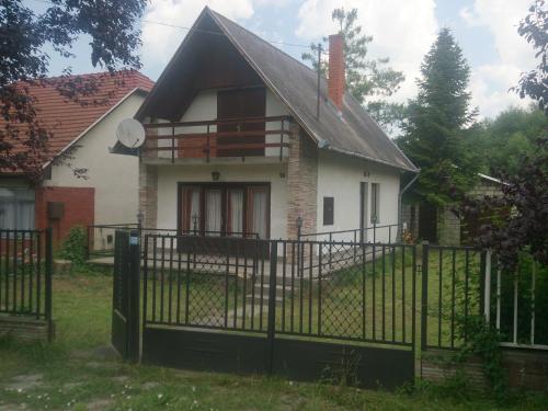 Balatonszemes Nyaralo – khách sạn tại Balatonszemes