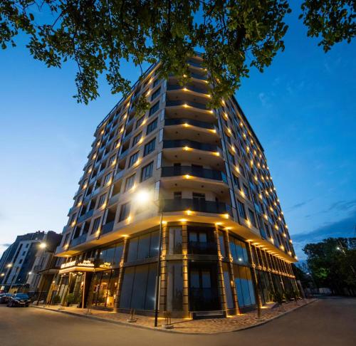 Brand new 1-bedroom apartment in city centre