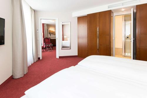 Best Western Plus Hotel St. Raphael Room Type - Junior Suite