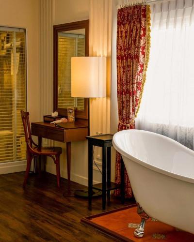SIAM CHAMPS-ELYSEESI UNIQUE HOTEL, BANGKOK Room Type - One-Bedroom Suite