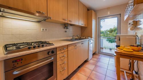 Konyha, Soltroia Duplex, Lake & Beach by LovelyStay in Praia de Troia