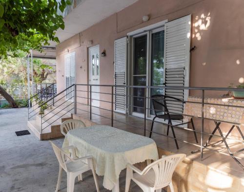 Apartment's Eleni in Kamena Vourla