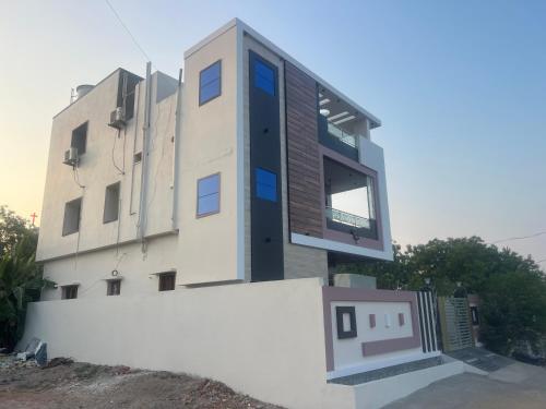 Tej Home Stays and Guest House