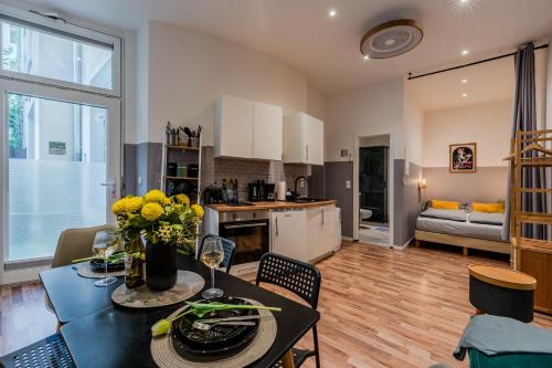 Cozy Retro Chic with Patio and Self Check-in, Berlin (photo 6)