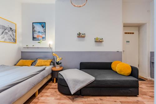 Cozy Retro Chic with Patio and Self Check-in, Berlin (photo 3)