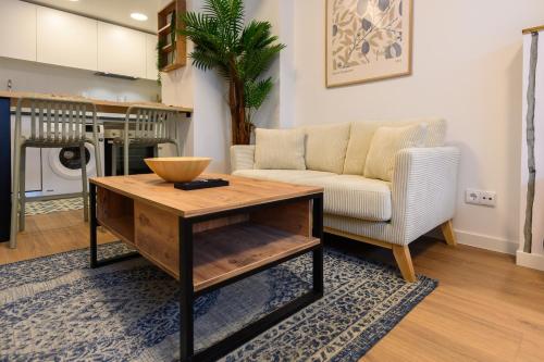 Modern studio with a private terrace Madrid Temporal FVE53