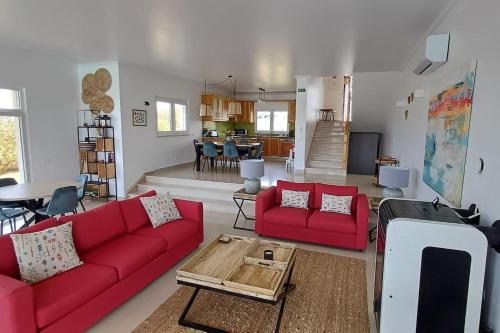 Casa Condor - Moradia com piscina a 5 min da praia in อเรยา บรังกา