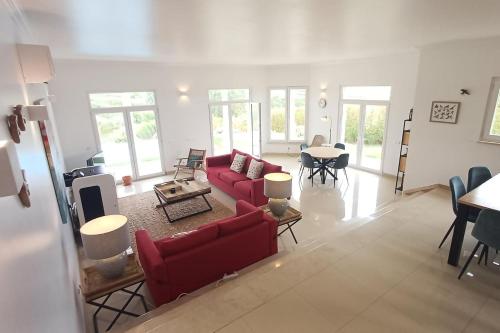 Casa Condor - Moradia com piscina a 5 min da praia in อเรยา บรังกา