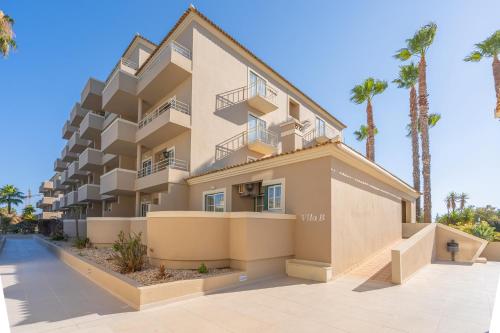 Exterior view, T2 Plaza Resort in Quatro Estradas