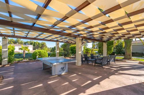 Exterior view, T2 Plaza Resort in Quatro Estradas