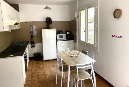 Iekārtas, Studio paisible in Soussans