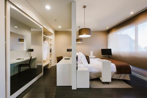 Rafaelhoteles Forum Alcala - main image