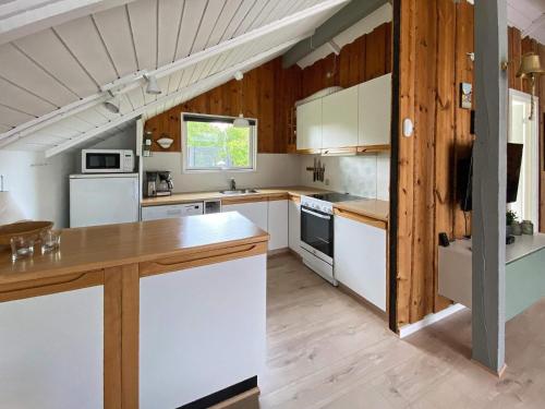 6 person holiday home in Hadsund in เฮลเบอร์สคอฟ