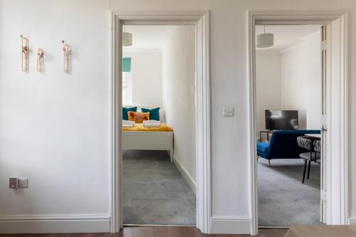 Refurbished Modern 2BD Flat Lower Oldfield Park in Bath