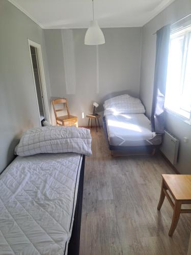Stuga, lantligt lugnt läge med gott om parkering (Stuga, lantligt lugnt lage med gott om parkering) in Gallivare