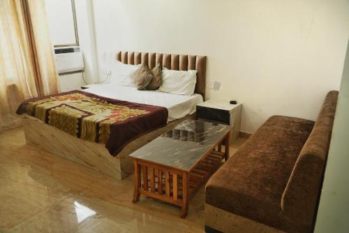 Satyam Guest House