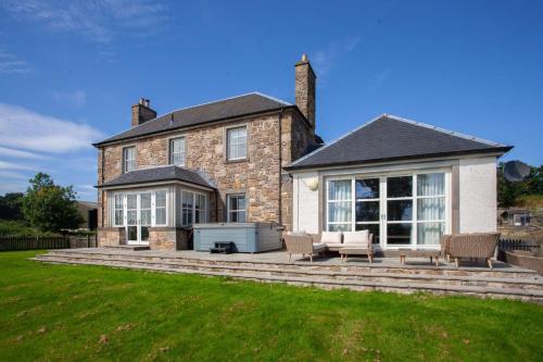 Stunning 4 Bedroom Farmhouse gîte à louer Bishopton Railway Station