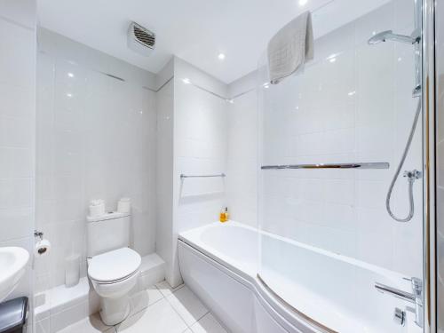 Razia Apts with easy access to Oxford Headington Hospitals - image 3