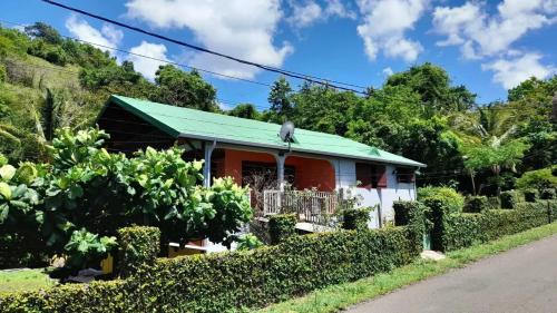 Exterior view, Appartement spacieux avec piscine a Deshaies, 180 m² in Bas Vent