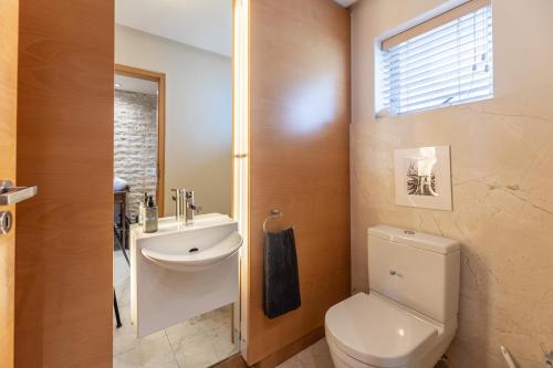 Dolphin View Cabana Beach House - image 14