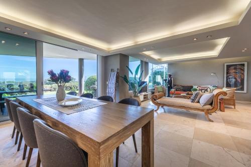 Dolphin View Cabana Beach House - image 10