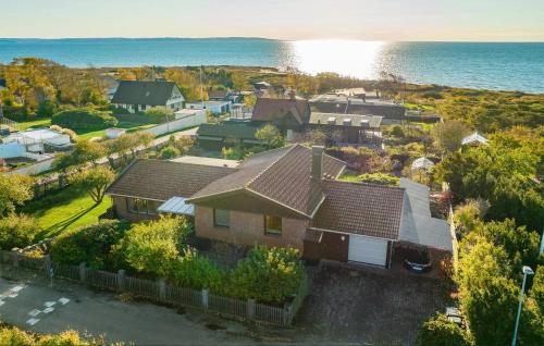 Amazing Home In Halmstad With Sauna – khách sạn tại Kopenhamn