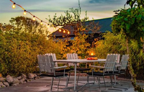 숙소 외관, Amazing Home In Halmstad With Sauna in 코펜함