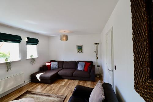 Közös társalgó / TV, Spacious 4-Bed Home in Bracknell in Harmans Water