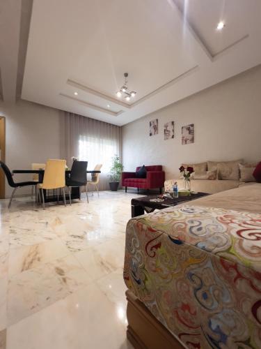 Family Apartment à Jnane California Confort & Proximité (Family Apartment a Jnane California Confort & Proximite) in 아인 초크