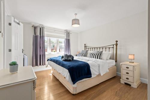 Polmont Haven: Spacious 4- Bedroom Retreat in Polmont