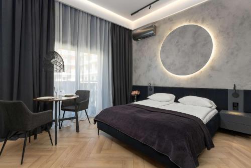 Modern Studio with Parking and Air Conditioning in the City Center of Wroclaw by Noclegi Renters, Breslau