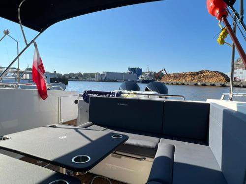 Siesta LOVE Boat in วึสปา โซลนา