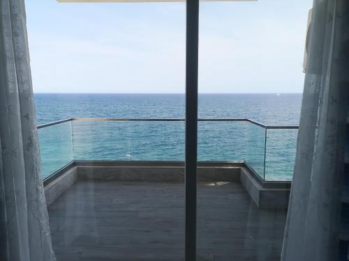 Torri seafront apartments in ซกาชรา