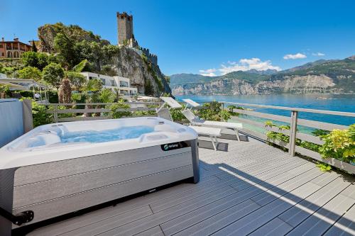 Hotel Castello Lake Front 2