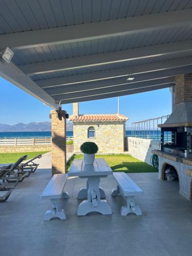 Costa Kalamos Suites in Аджія Апостолі