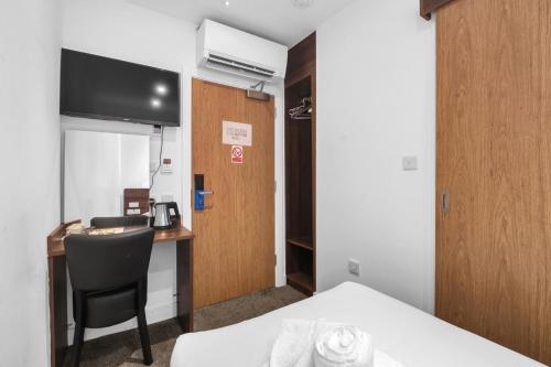 room detail thumbnail 1